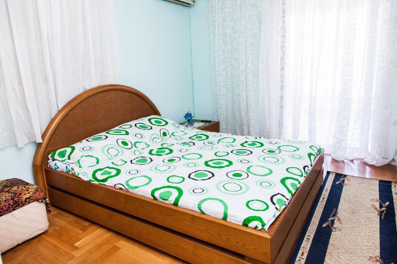 Sunny Apartment Near Metro Station Atena Exterior foto