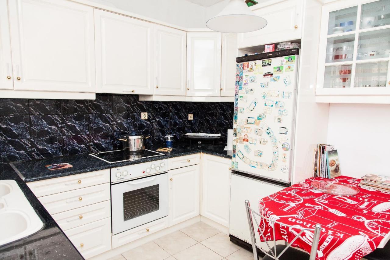 Sunny Apartment Near Metro Station Atena Exterior foto
